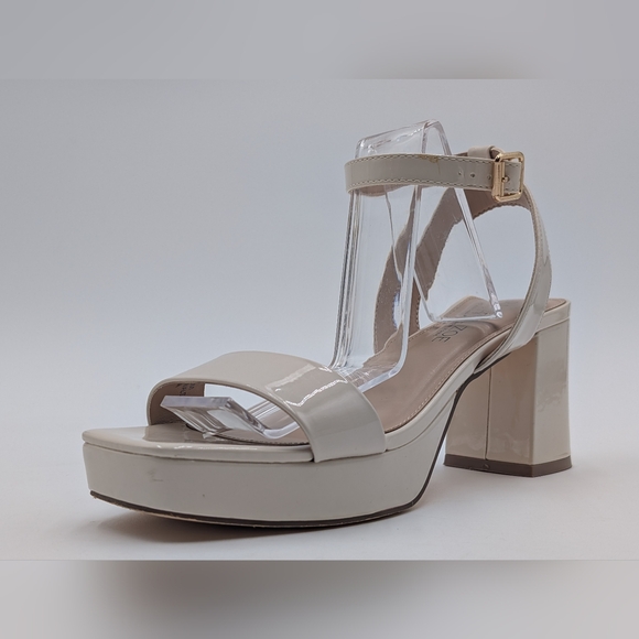 Rachel Zoe Cream Block Heel Sandals Size 7.5M Ankle Strap Gold Accents Buckle - Picture 4 of 16